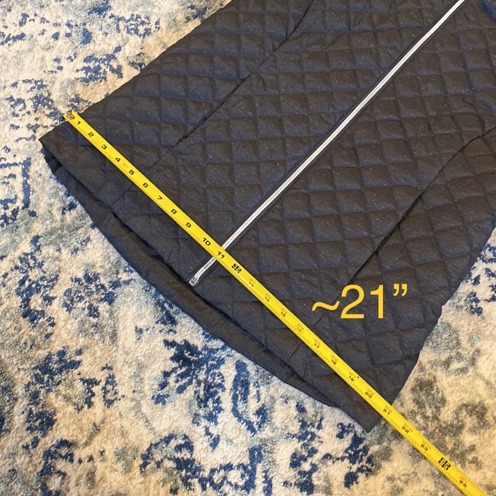 Banana Republic Puffer Medium Vest Dark Gray with speckled pattern - Picture 13 of 14